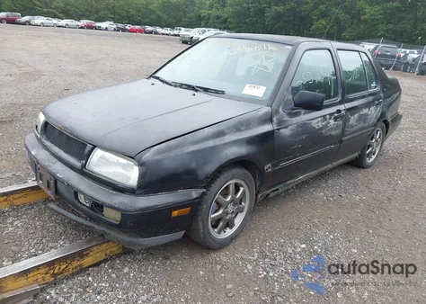 1998 Volkswagen Jetta Glx z USA, uszkodzony, nr VIN 3VWTD81H4WM125509